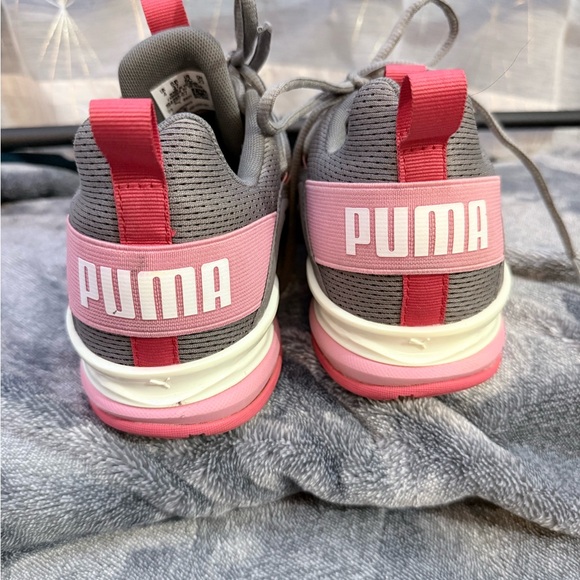 PUMA Gray and Pink Women's Athletic Sneakers - Picture 3 of 6